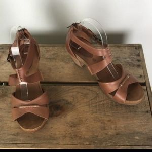 BUSSOLA Anthropologie brown leather heeled sandals us women’s size 11 EUC